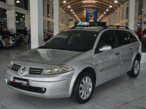 RENAULT MEGANE 1.6 DYNAMIQUE GRAND TOUR 16V FLEX 4P MANUAL RENAULT MEGANE 1.6 DYNAMIQUE GRAND TOUR 16V FLEX 4P MANUAL